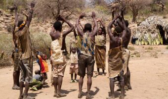 hadzabe 2 (2) hadzabe 2 (2)