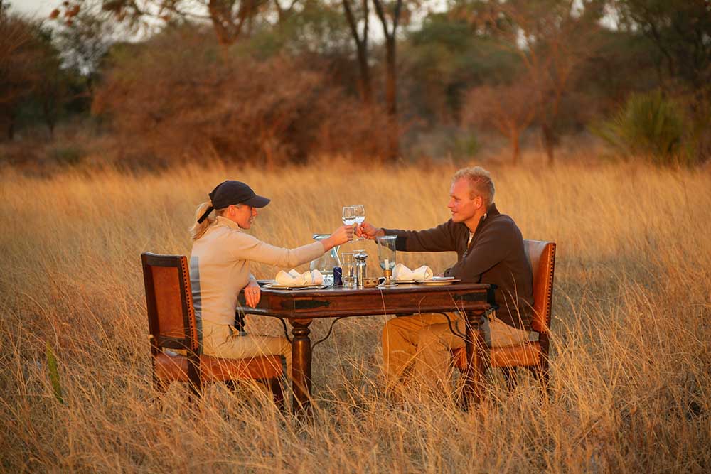 Romantic Escape (1) Romantic Escape