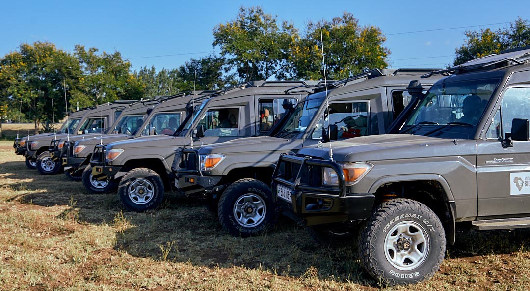 safari vehicles safari vehicles